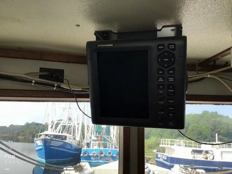 Nava de pescuit tip trauler de vânzare