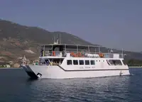 Catamaran de vânzare