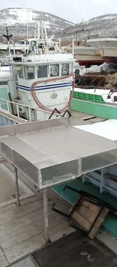 Nava de pescuit tip trauler de vânzare