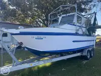 Nava de pescuit tip trauler de vânzare