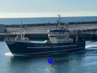 Nava de pescuit tip trauler de vânzare