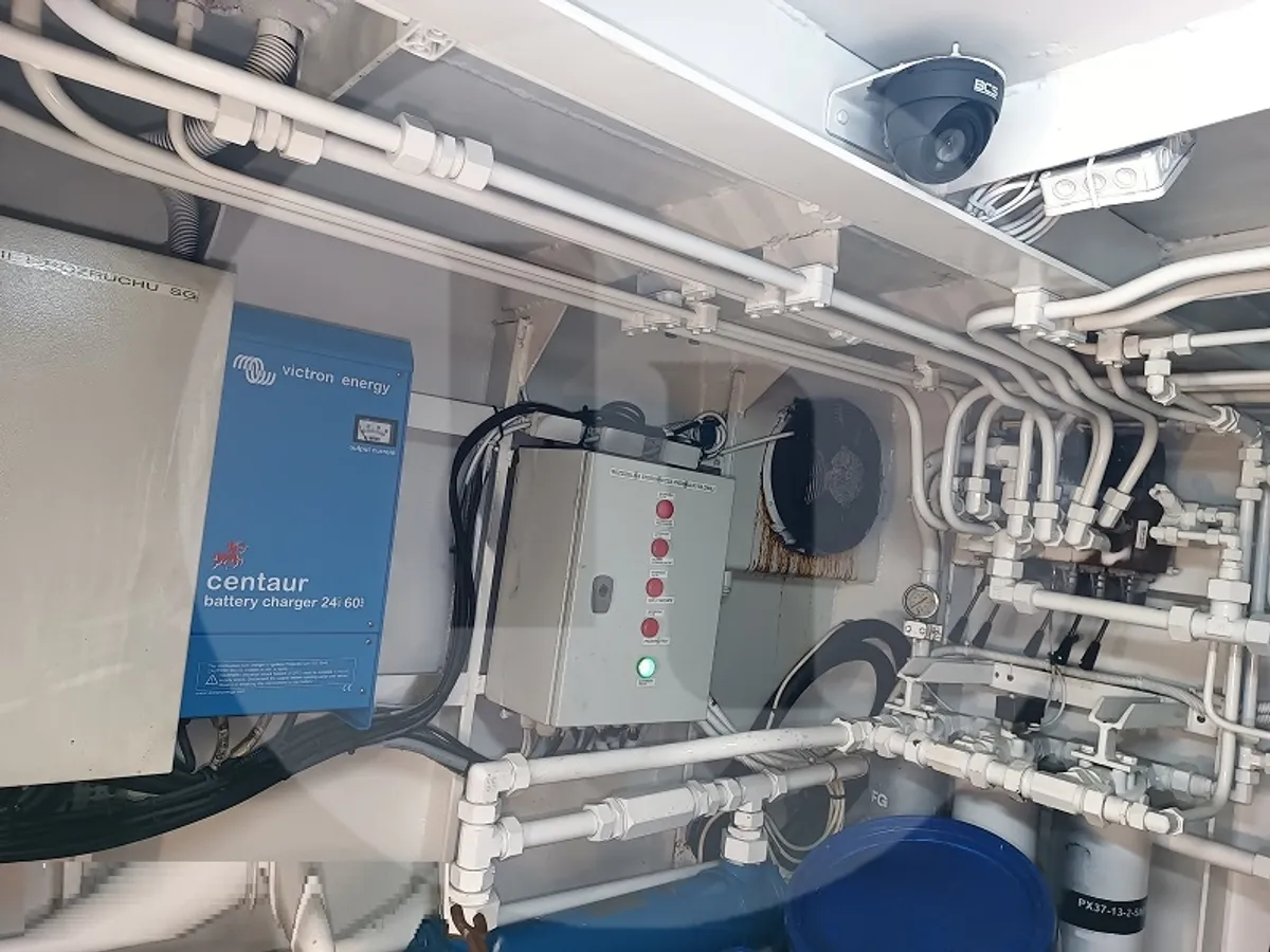 Nava transportoare de pește viu de vânzare
