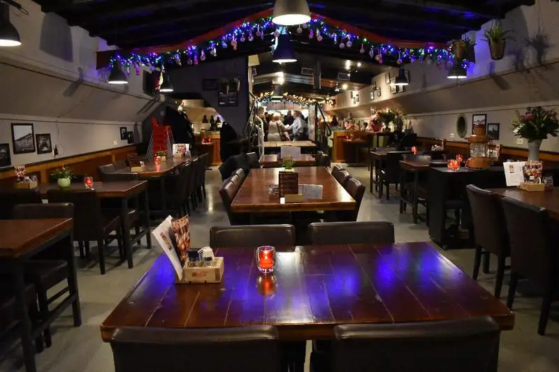 Navă restaurant de vânzare