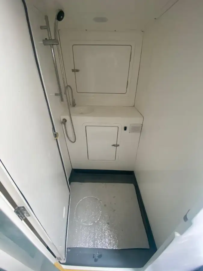 Navă de transport echipaj de vânzare