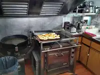 Nava de pescuit tip trauler de vânzare
