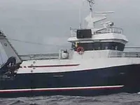 Nava de pescuit tip trauler de vânzare