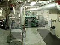 Nava cu macara de vânzare