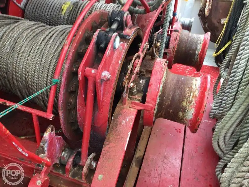 Nava de pescuit tip trauler de vânzare