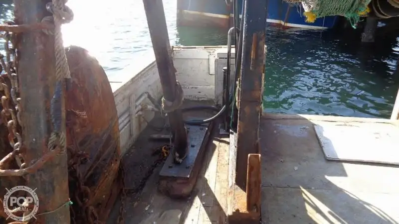 Nava de pescuit tip trauler de vânzare