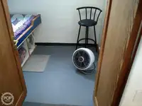 Șalupă de vânzare