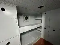 Nava de pescuit tip trauler de vânzare