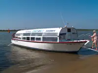 Navă cu feribotul de vânzare