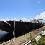 Ambarcațiune de debarcare, cu rezervoare de vânzare