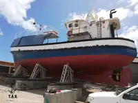 Nava de pescuit tip trauler de vânzare