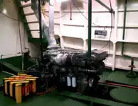 Ambarcațiune de debarcare, cu rezervoare de vânzare