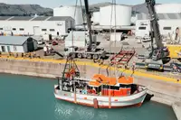 Nava de pescuit tip trauler de vânzare