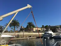 Nava de pescuit tip trauler de vânzare