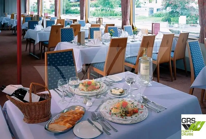Navă de croazieră de vânzare