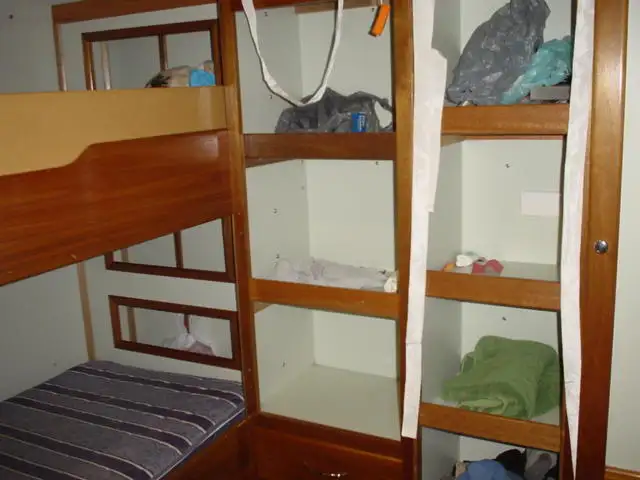 Nava de pescuit cu linii lungi de vânzare