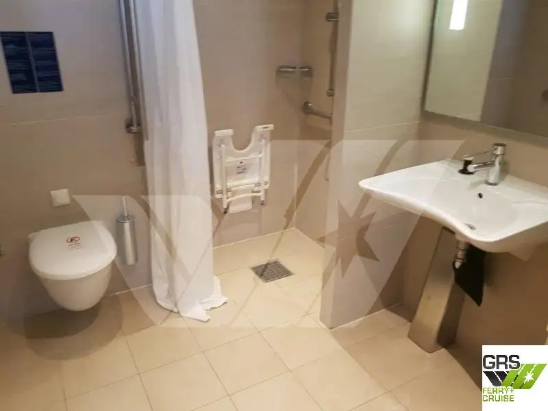 Navă de croazieră de vânzare