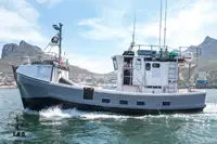 Nava de pescuit tip trauler de vânzare