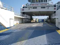 Navă cu feribotul de vânzare