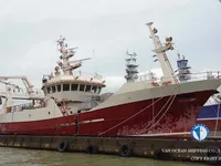 Nava de pescuit tip trauler de vânzare
