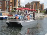 Nava de containere de vânzare