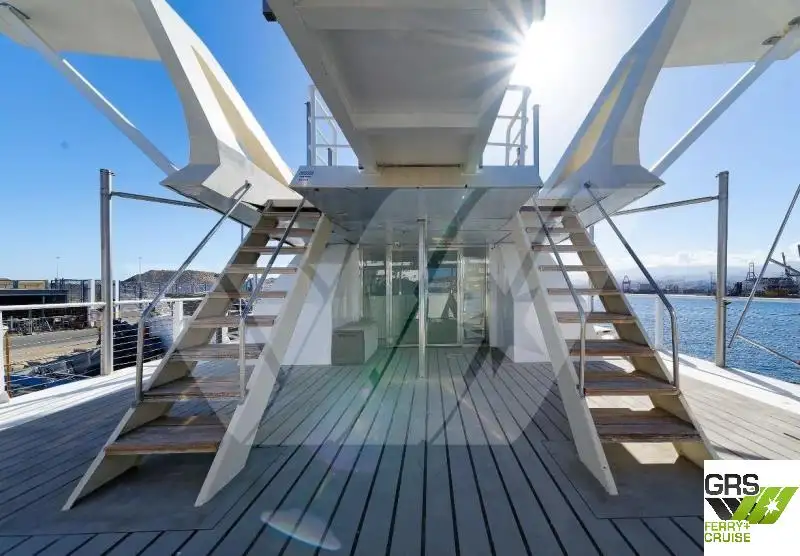 Navă de pasageri de vânzare