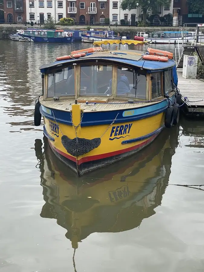 Navă de feribot de vânzare
