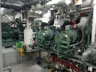 Nava de pescuit tip trauler de vânzare