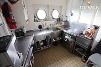 Hotel plutitor de vânzare