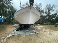 Nava de pescuit tip trauler de vânzare