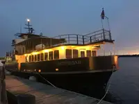 Navă de croazieră și feribot de vânzare