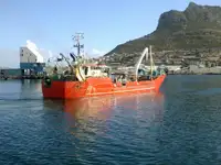 Nava de pescuit tip trauler de vânzare