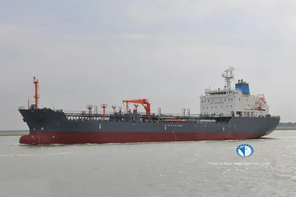 Oil/Chemical tanker for sale