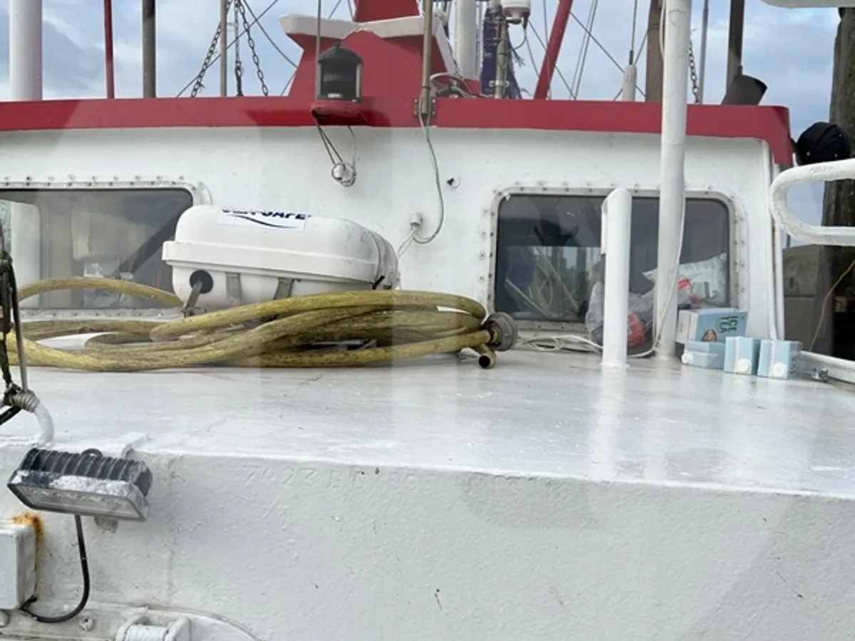 Nava de pescuit cu plase tip traul de vânzare