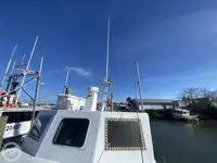Nava de pescuit tip trauler de vânzare