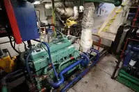 Nava de pescuit tip trauler de vânzare