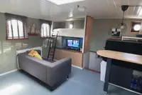 Hotel plutitor de vânzare