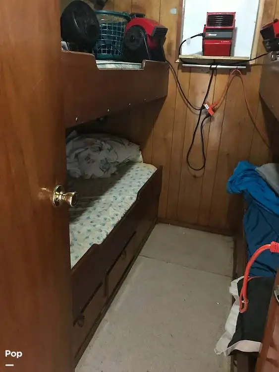 Nava de pescuit tip trauler de vânzare