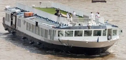 Navă de croazieră și feribot de vânzare