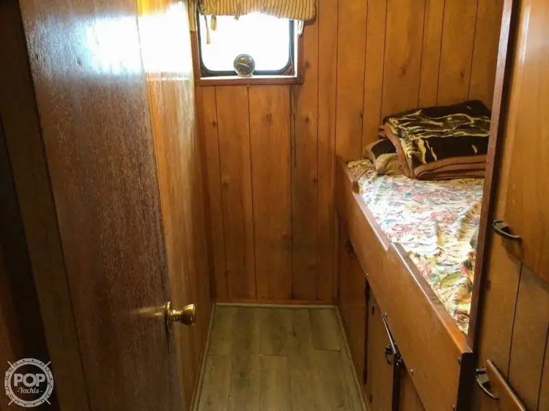 Nava de pescuit tip trauler de vânzare