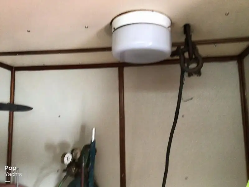 Nava de pescuit tip trauler de vânzare
