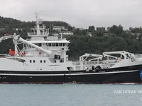 Nava de pescuit tip trauler de vânzare