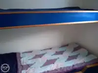 Șalupă de vânzare