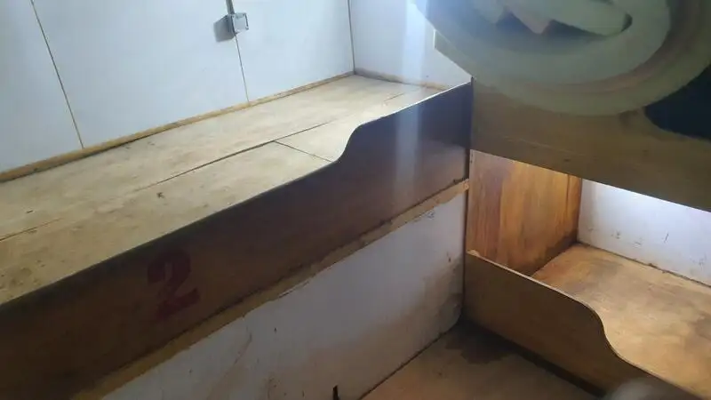 Nava de pescuit cu linii lungi de vânzare