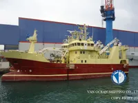 Nava de pescuit tip trauler de vânzare