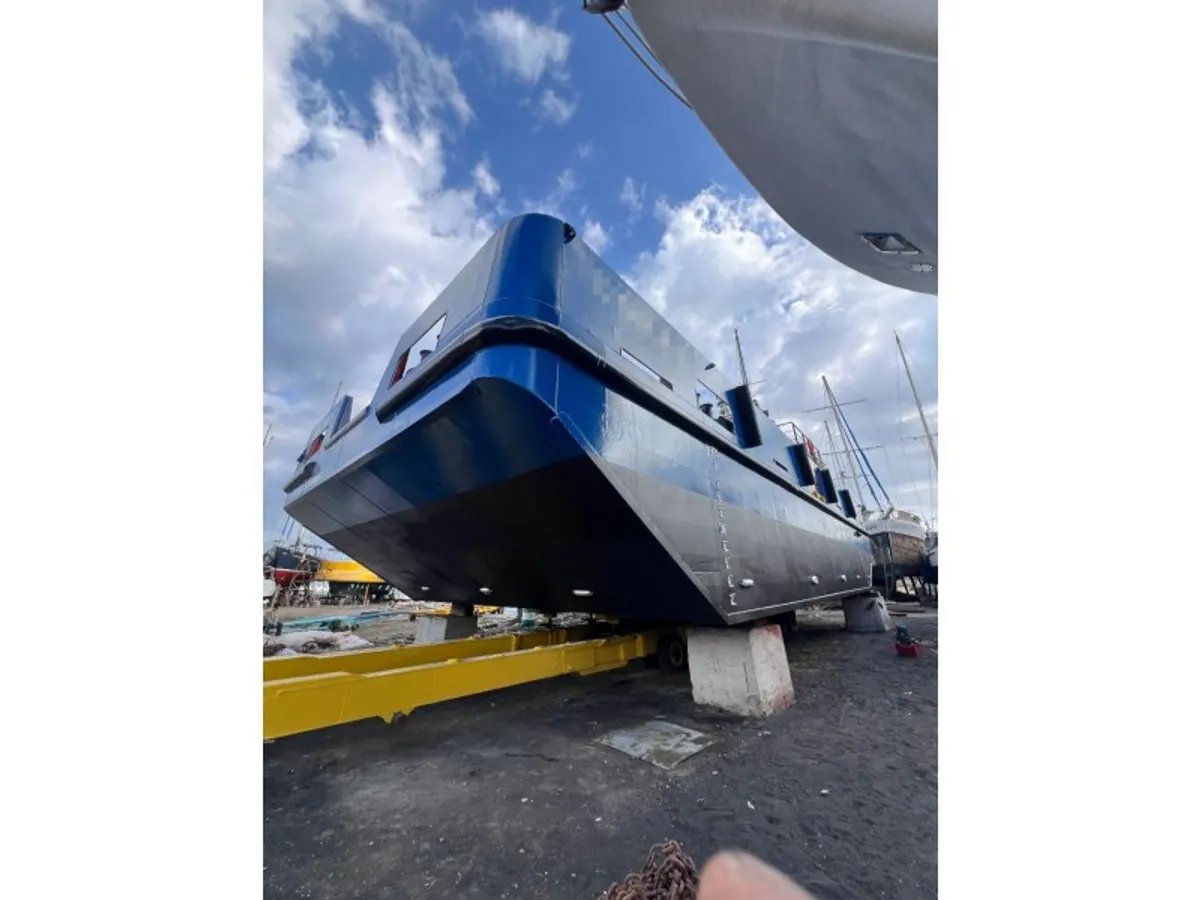 Nava container de vânzare