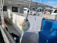 Nava de pescuit tip trauler de vânzare